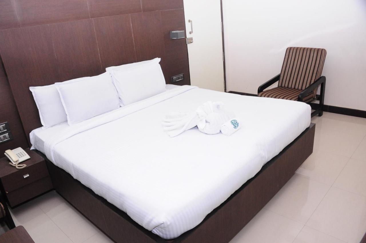 Hotel Surya Rajahmundry Exterior photo