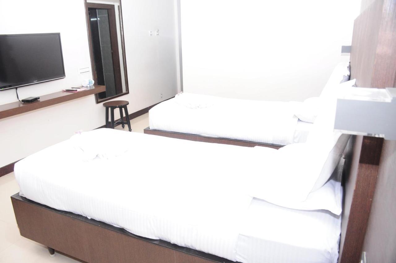 Hotel Surya Rajahmundry Exterior photo