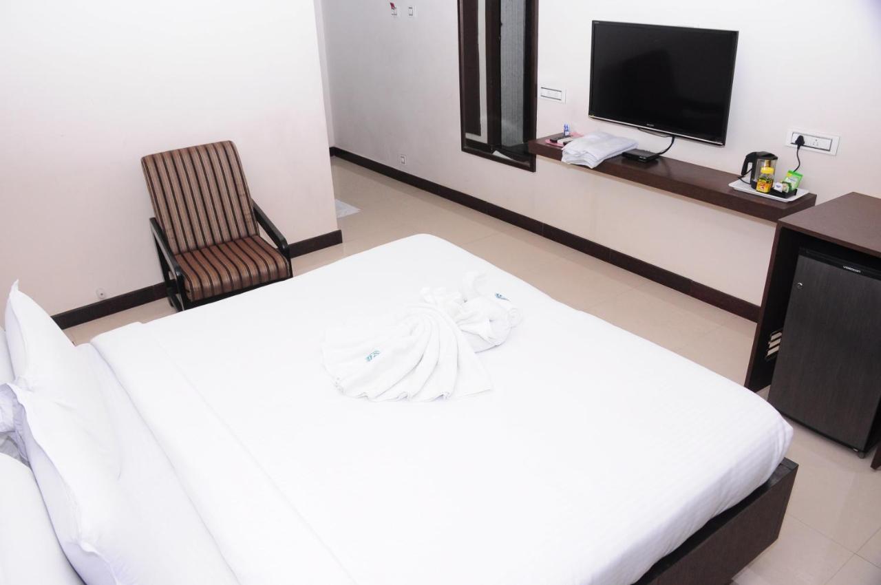 Hotel Surya Rajahmundry Exterior photo